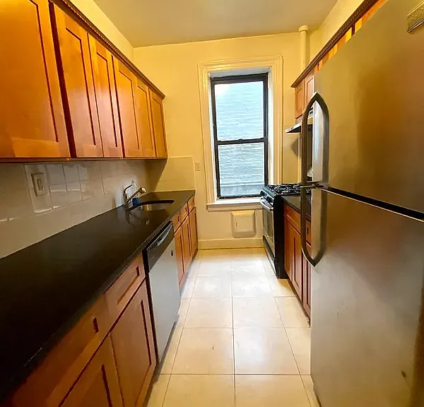 28-49 33rd St #2A — Photo 1