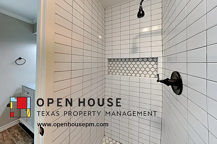 22435 Lost Creek Rd — Photo 12