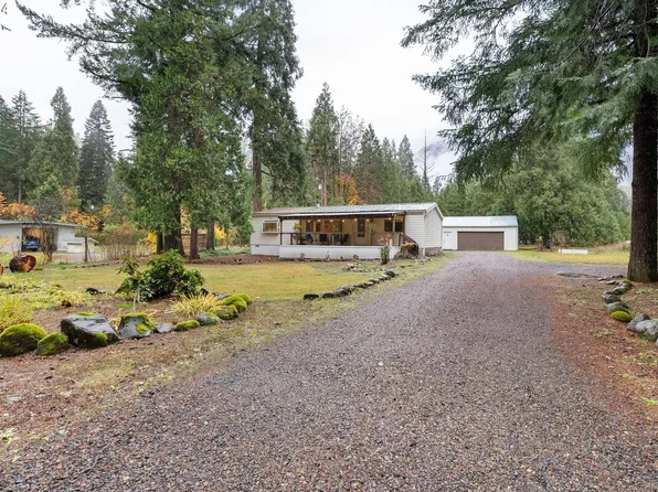 55473 McKenzie River Dr, Blue River, OR 97413