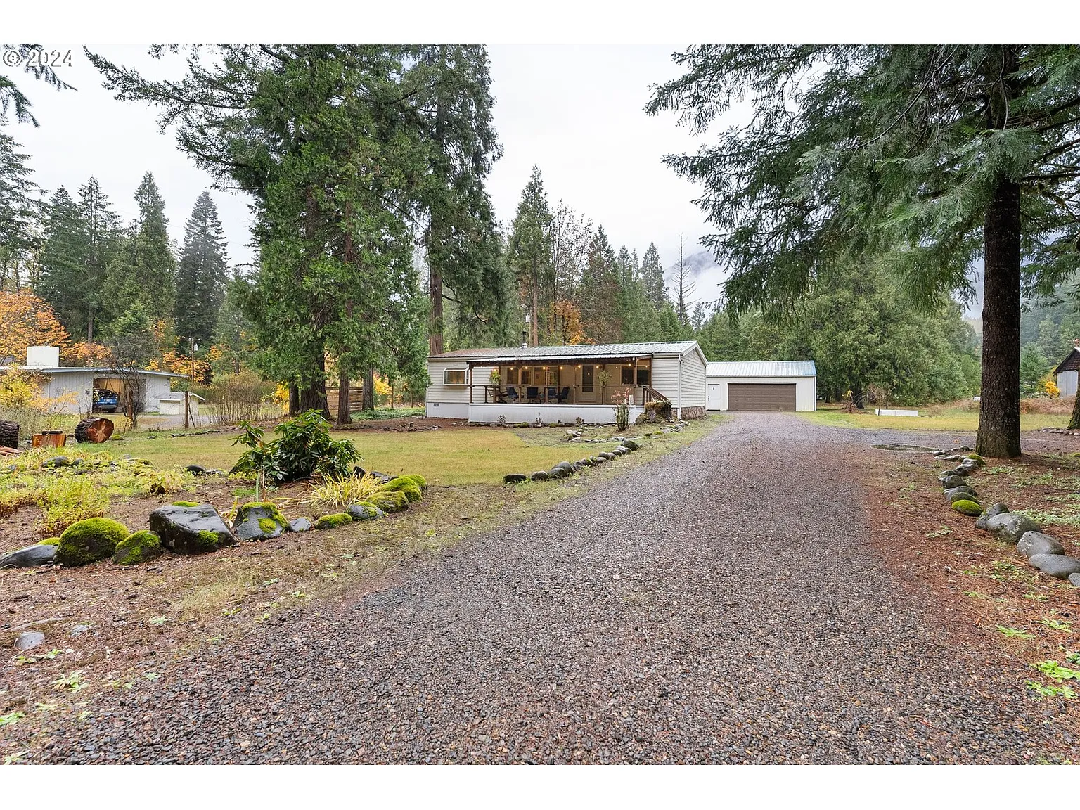 55473 McKenzie River Dr photo 1
