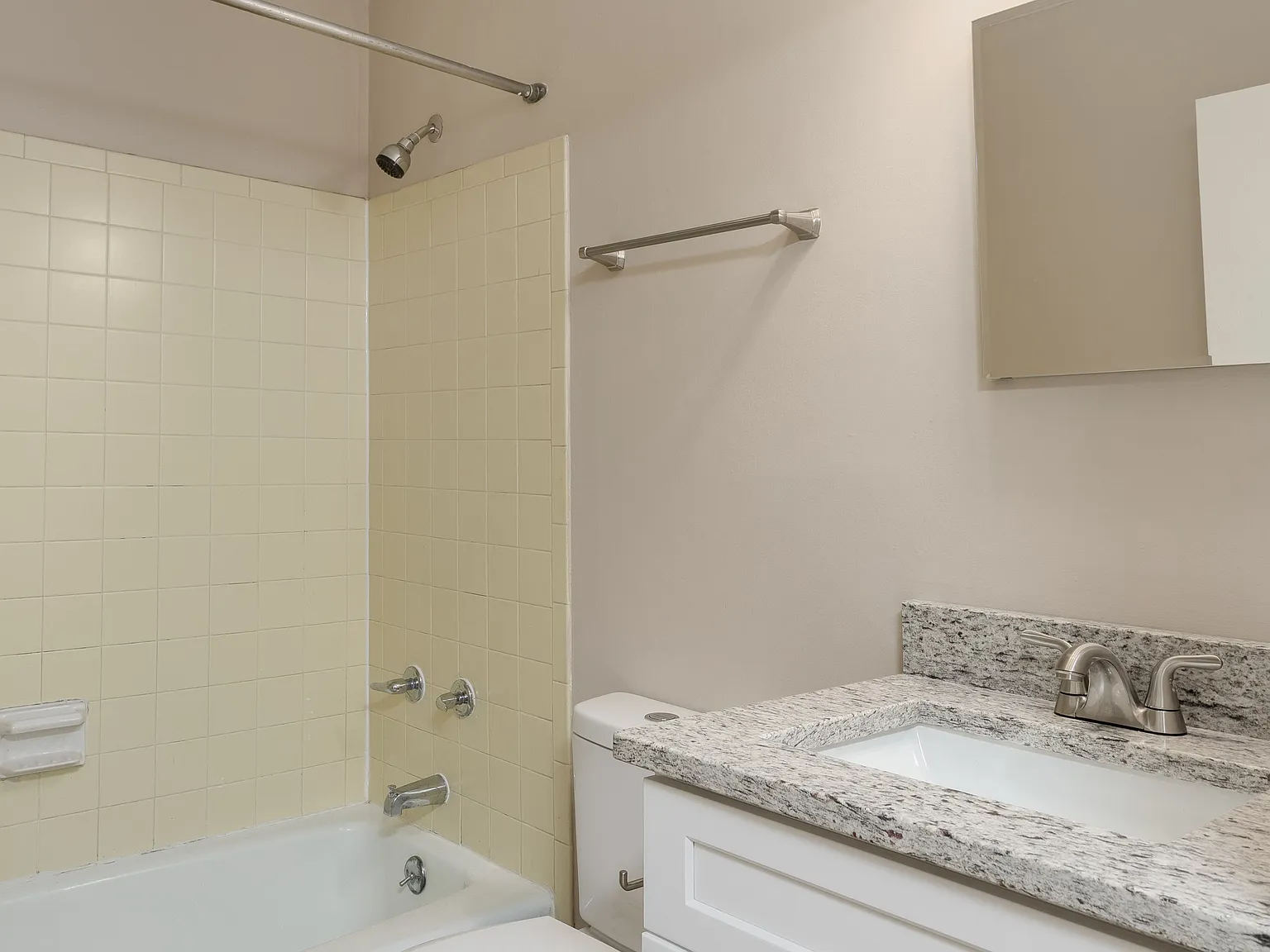 City View Apartments — Photo 3