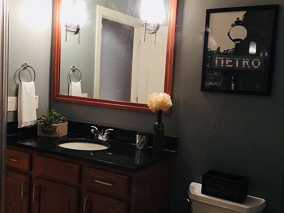 3rd image of 1238 E Kennedy Blvd Unit 906