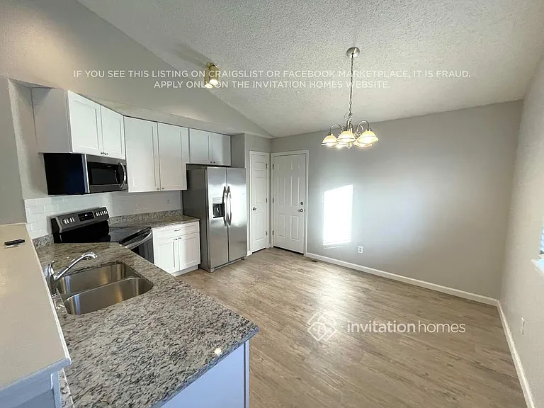 12191 Niagara Ct — Photo 5