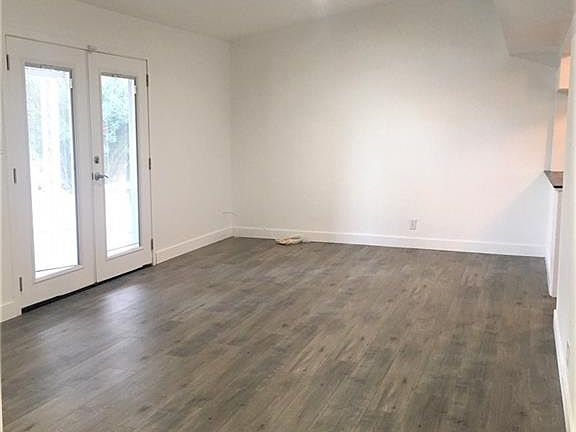 2nd image of 2201 Santa Clara Dr