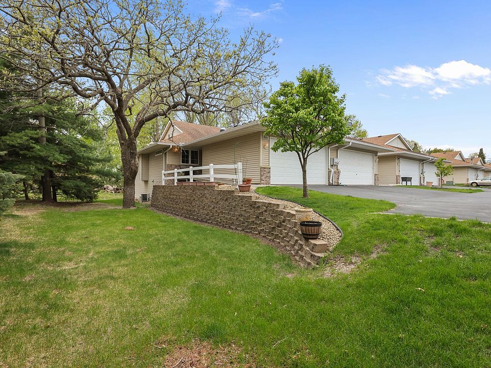 1st image of 801 White Oak Ct