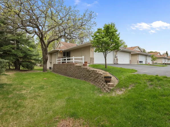 801 White Oak Ct, New Brighton, MN 55112