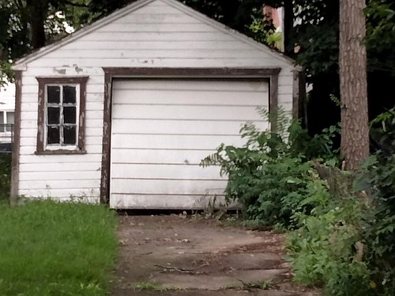 5th image of 19207 Meyers Rd