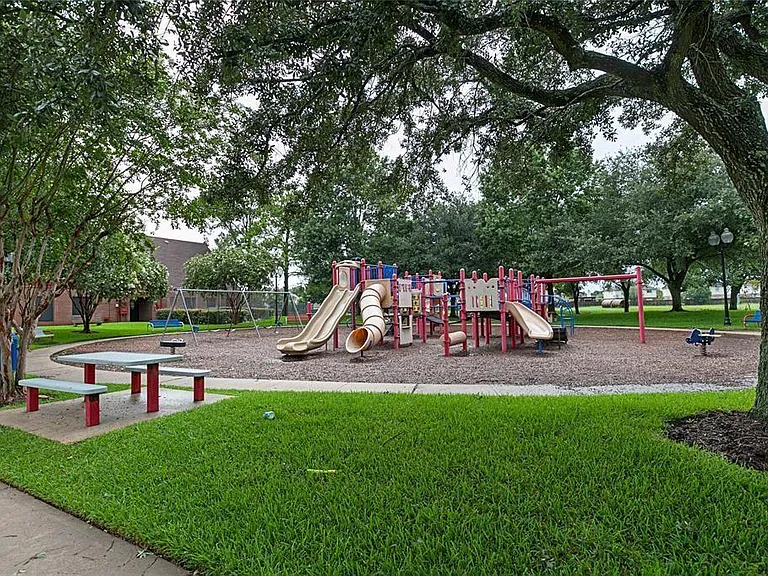 4406 Kacee Dr — Photo 32