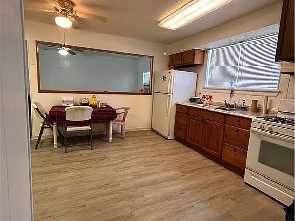 3rd image of 156 Elvie Ct