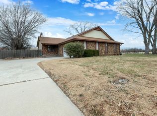625 N Tanglewood Rd, Derby, KS 67037