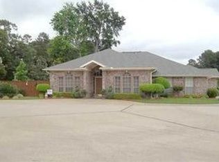 101 Village Green Dr, Longview, TX 75605