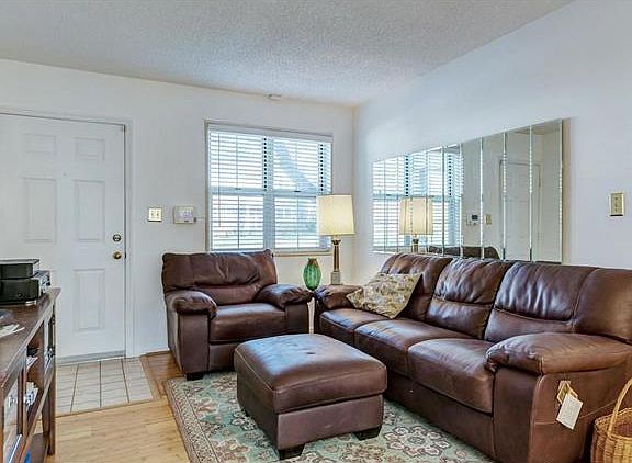 4th image of 1614 Oriole Ln