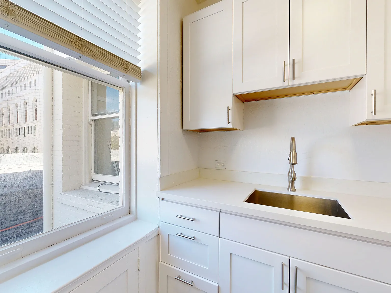 152 Franklin St — Photo 2
