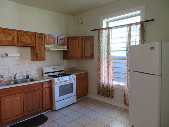 3rd image of 1552 W Highland Ave #2E