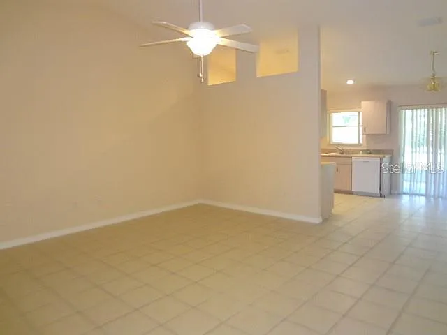 3 bed, 2.0 bath, 1286 sqft, $1,600 — Photo 2