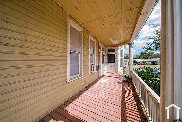 1515 E Southcross Blvd #3 — Photo 6