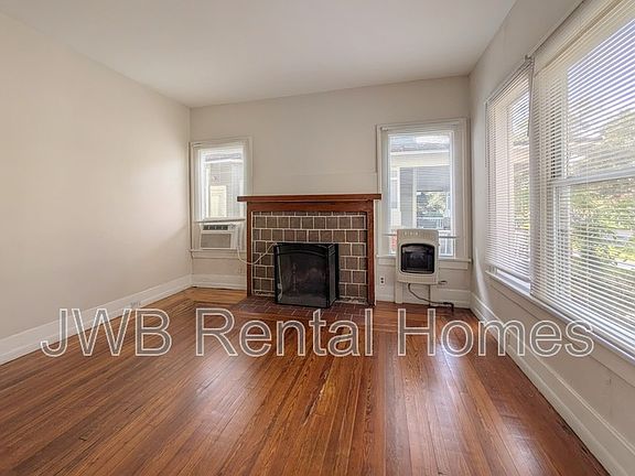 4th image of 2022 Dellwood Ave #1