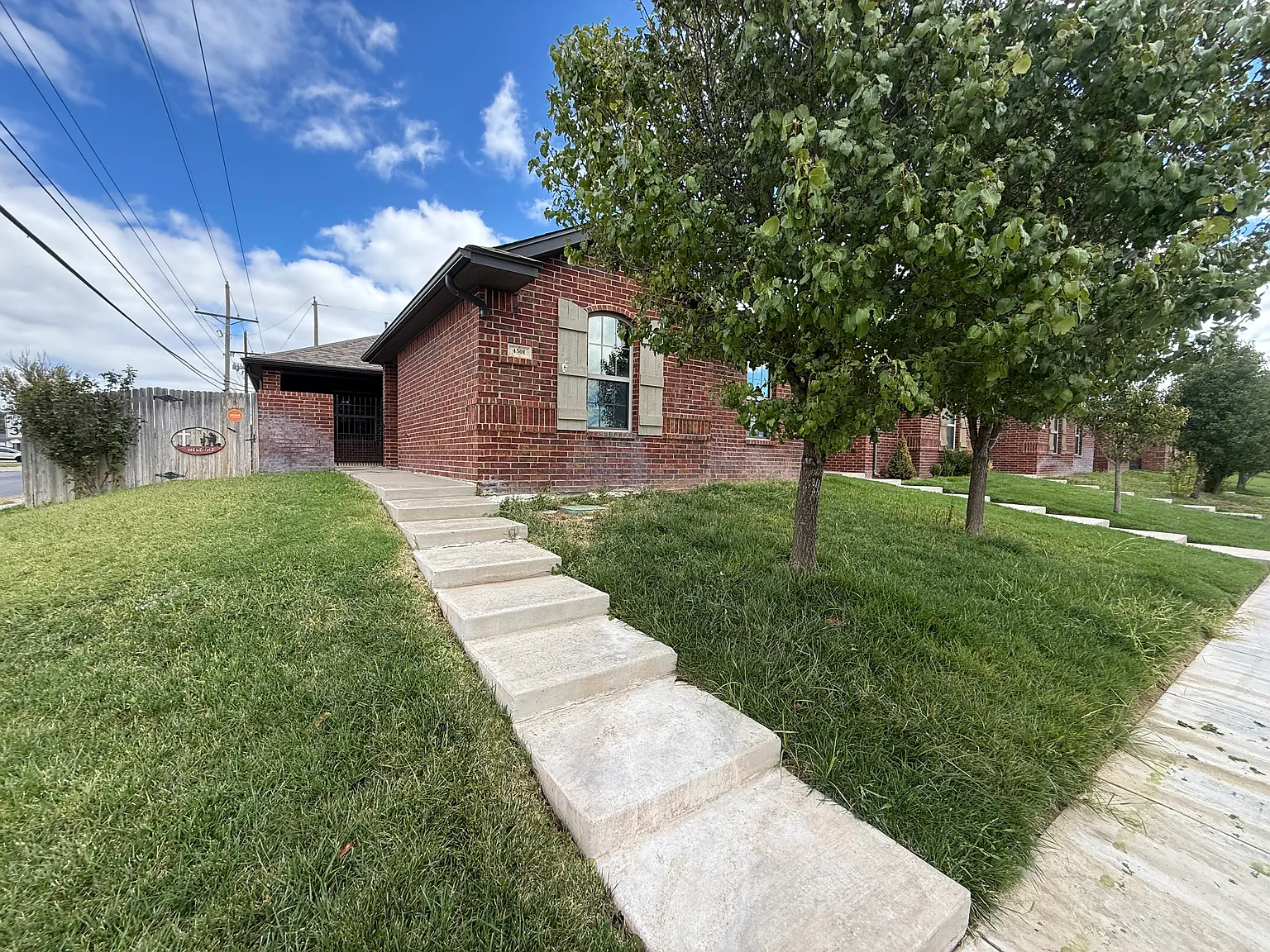 3 bed, 1356 sqft, $1,750 — Photo 2