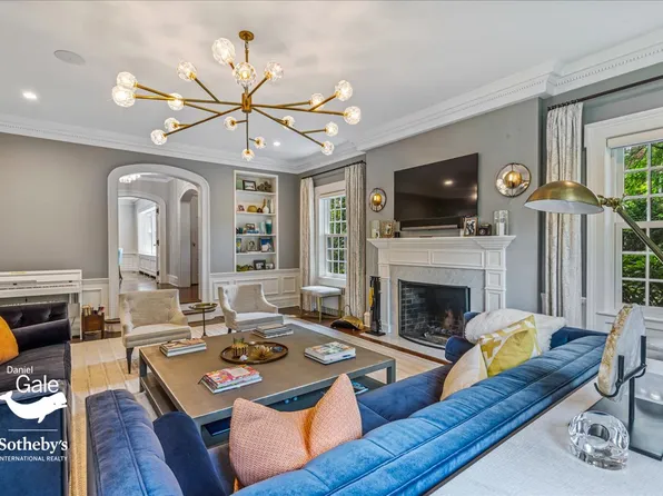 165 Slocum Crescent image 3 of 59