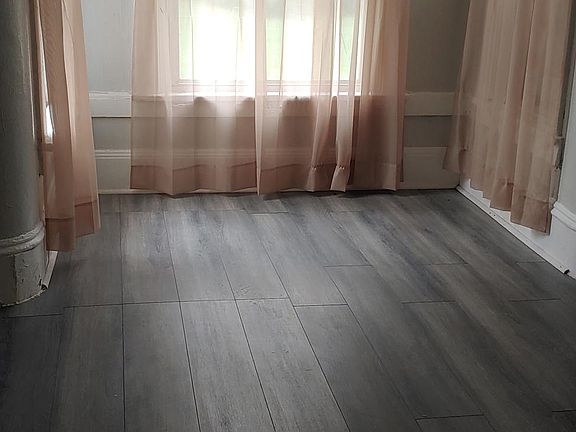 2nd image of 102 E Hamilton St #1/2