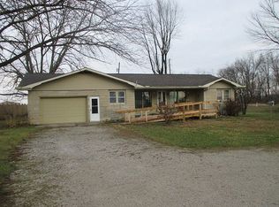 8860 E 1050th Ave, Robinson, IL 62454