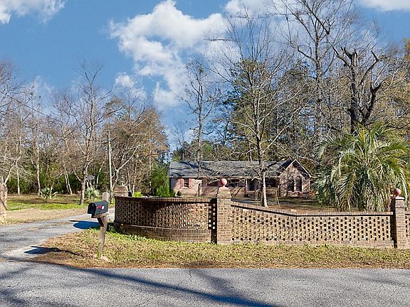 3rd image of 520 Lee Road 237
