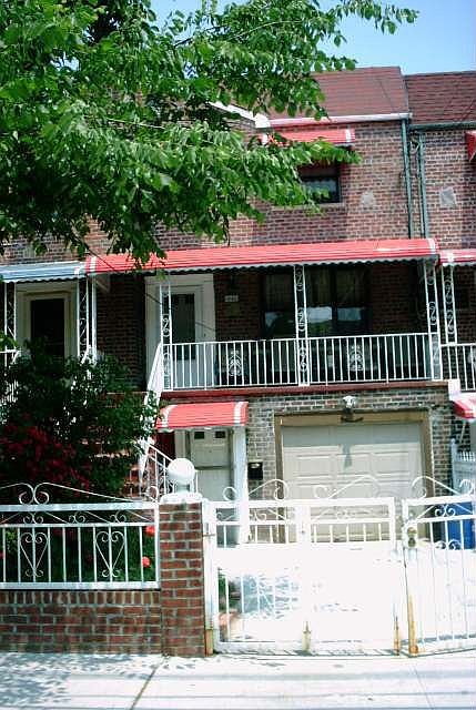 1st image of 1147 E 214th St
