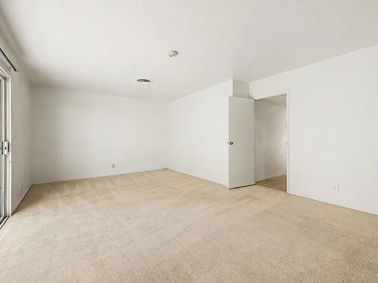 3159 Bel Air Dr — Photo 11