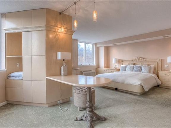 3rd image of 10 Smith Manor Blvd APT 814