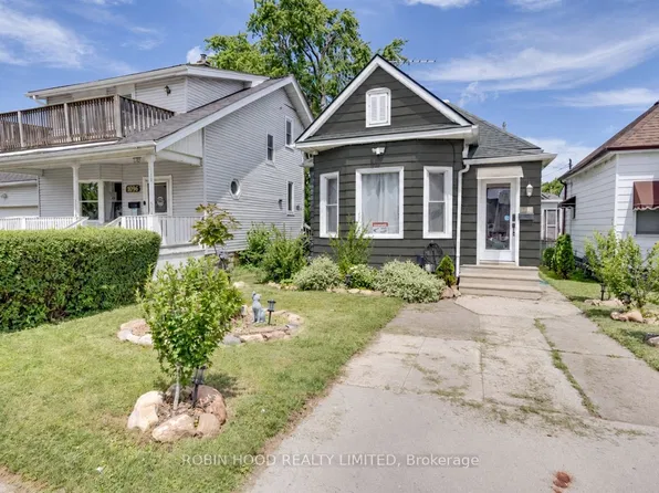 1108 Assumption St, Windsor, ON N9A 3C4
