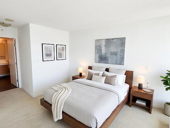 5th image of 2770 Sophia St #1003