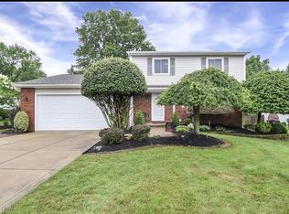 4663 Coral Gables Dr, Parma, OH 44134