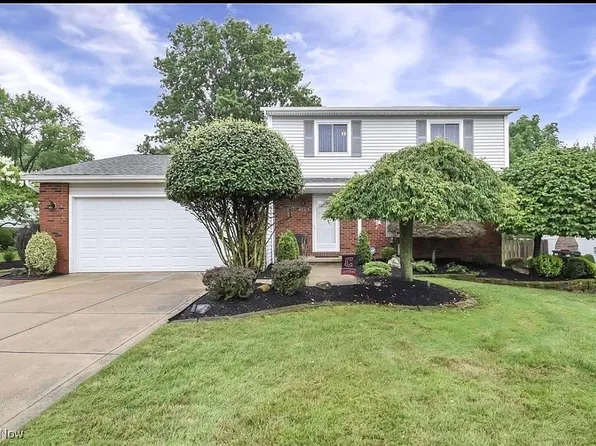 4663 Coral Gables Dr, Parma, OH 44134