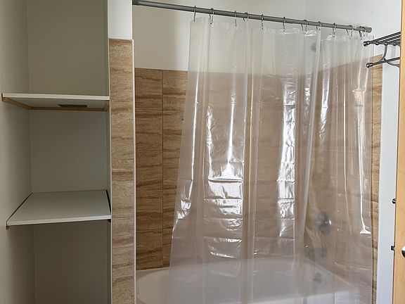 5th image of 2638 Hampshire Rd APT 2