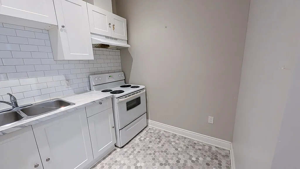595 King Street - 4 — Photo 2