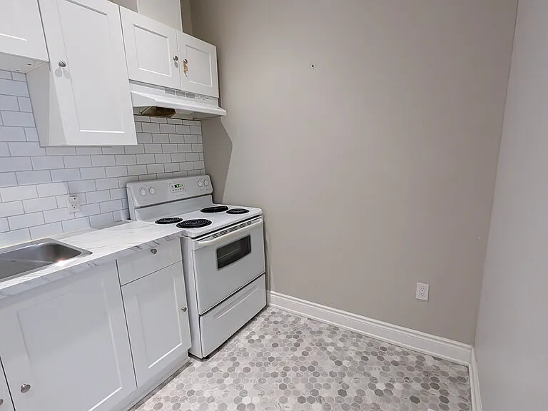 595 King St #4 — Photo 2