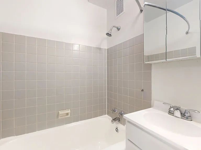 Lake Meadows Apartments — Photo 333
