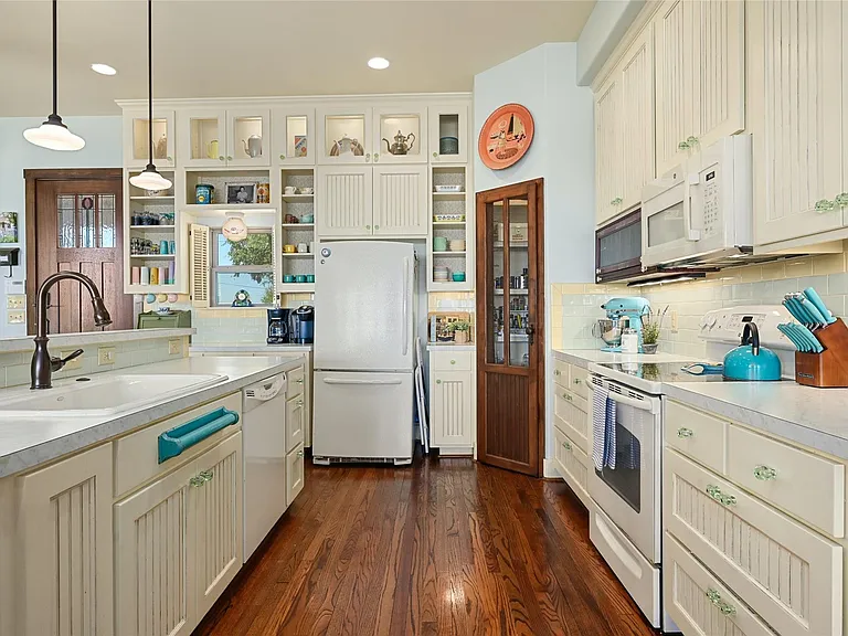 1009 Lauder Dr — Photo 1