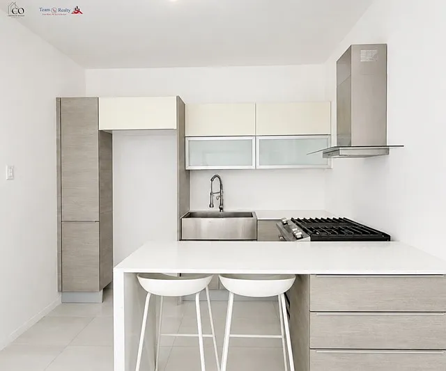 3 bed, 1.0 bath, 1100 sqft, $1,800 — Photo 4