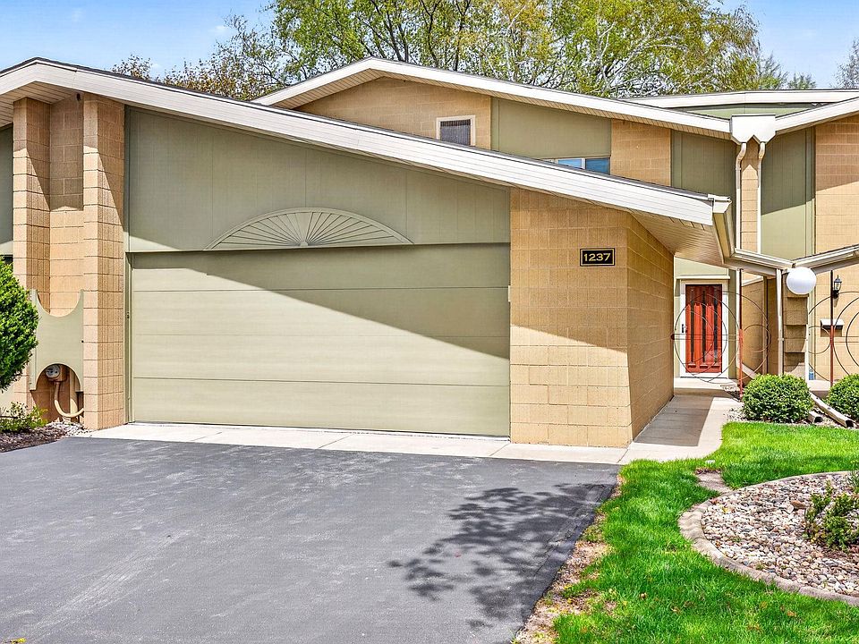 1st image of 1237 W Nicolet Cir