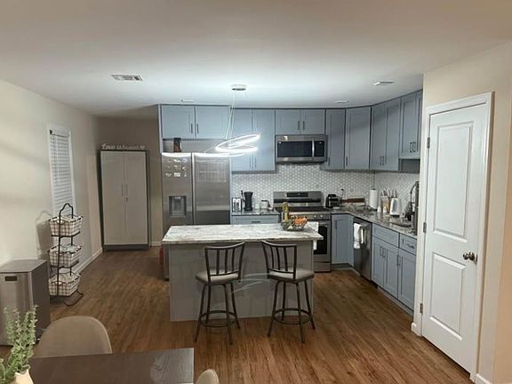 2nd image of 26-28 Boyd St #2