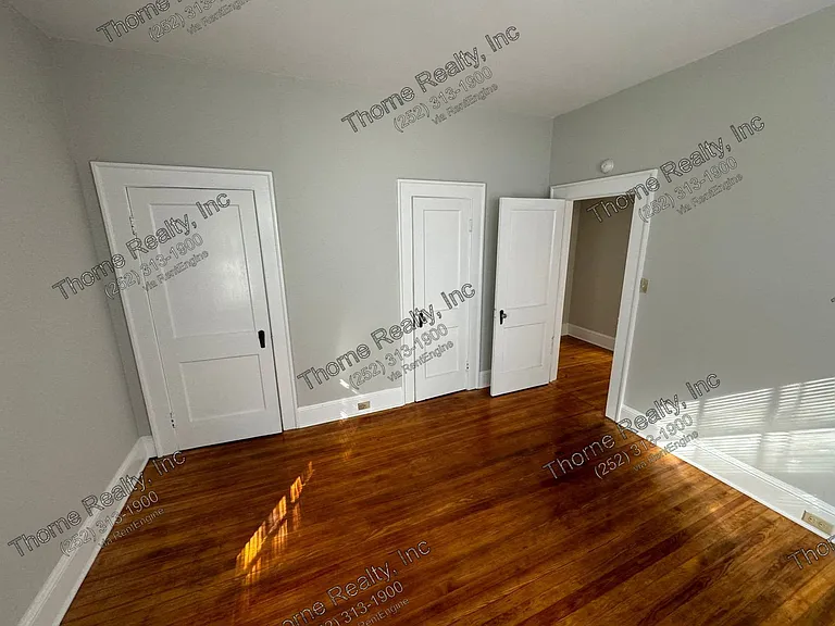 823 Western Ave — Photo 11