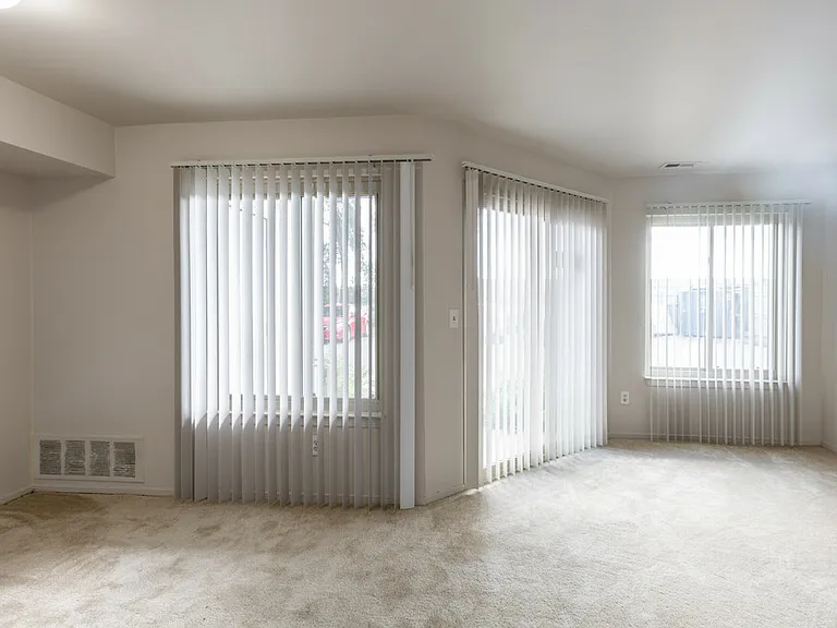 Warren Village Apartments — Photo 7