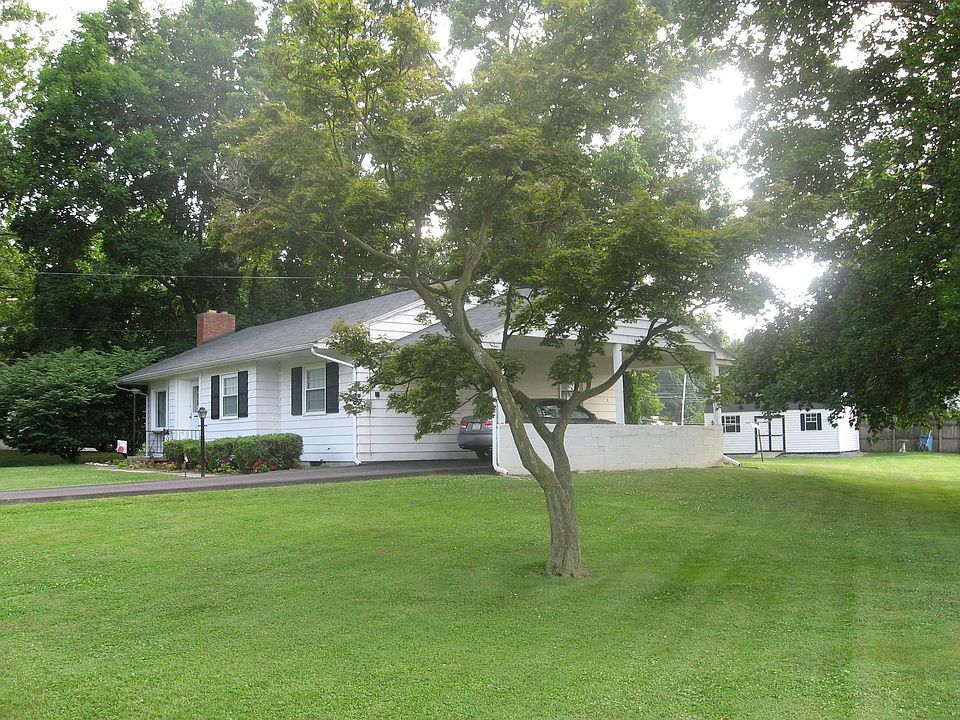 2nd image of 2621 Chestnut View Dr