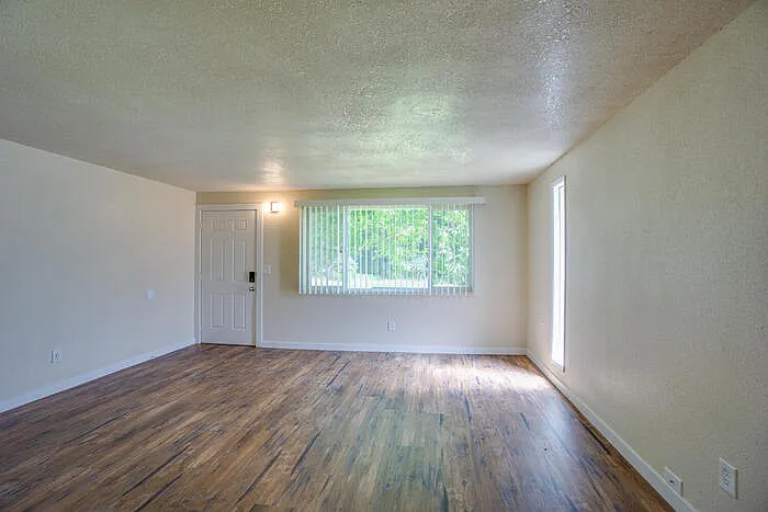 932 Simons St #932 — Photo 2