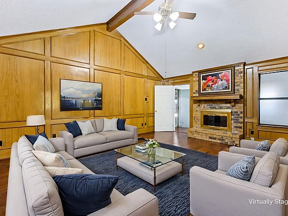 4th image of 841 Broadmoor Dr
