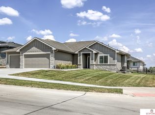 18504 Corby St, Elkhorn, NE 68022