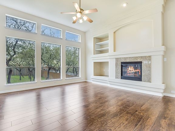 3rd image of 811 Artisan Way