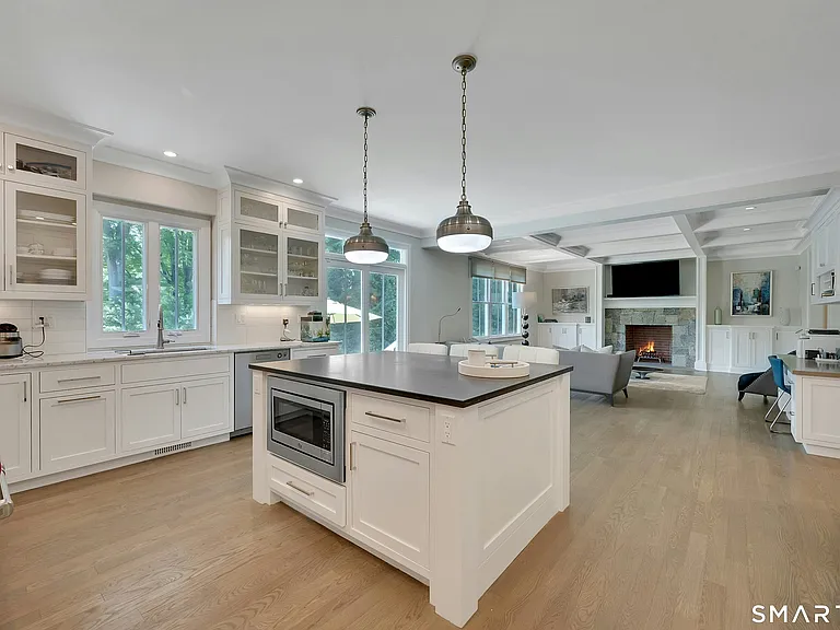 30 Maple Ave N — Photo 13