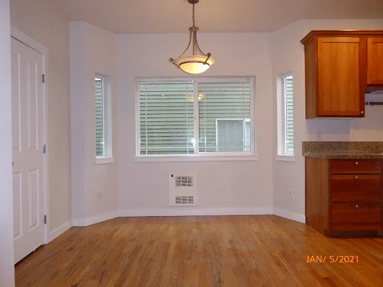 6415 9th Ave NE #D — Photo 10